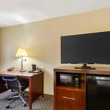 Clarion Pointe Durham Research Triangle Park-3